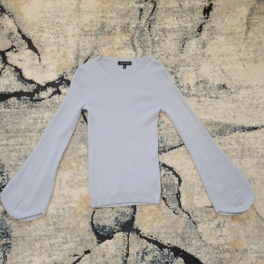 Banana Republic Light Blue Bell Sleeve Sweater sz XS